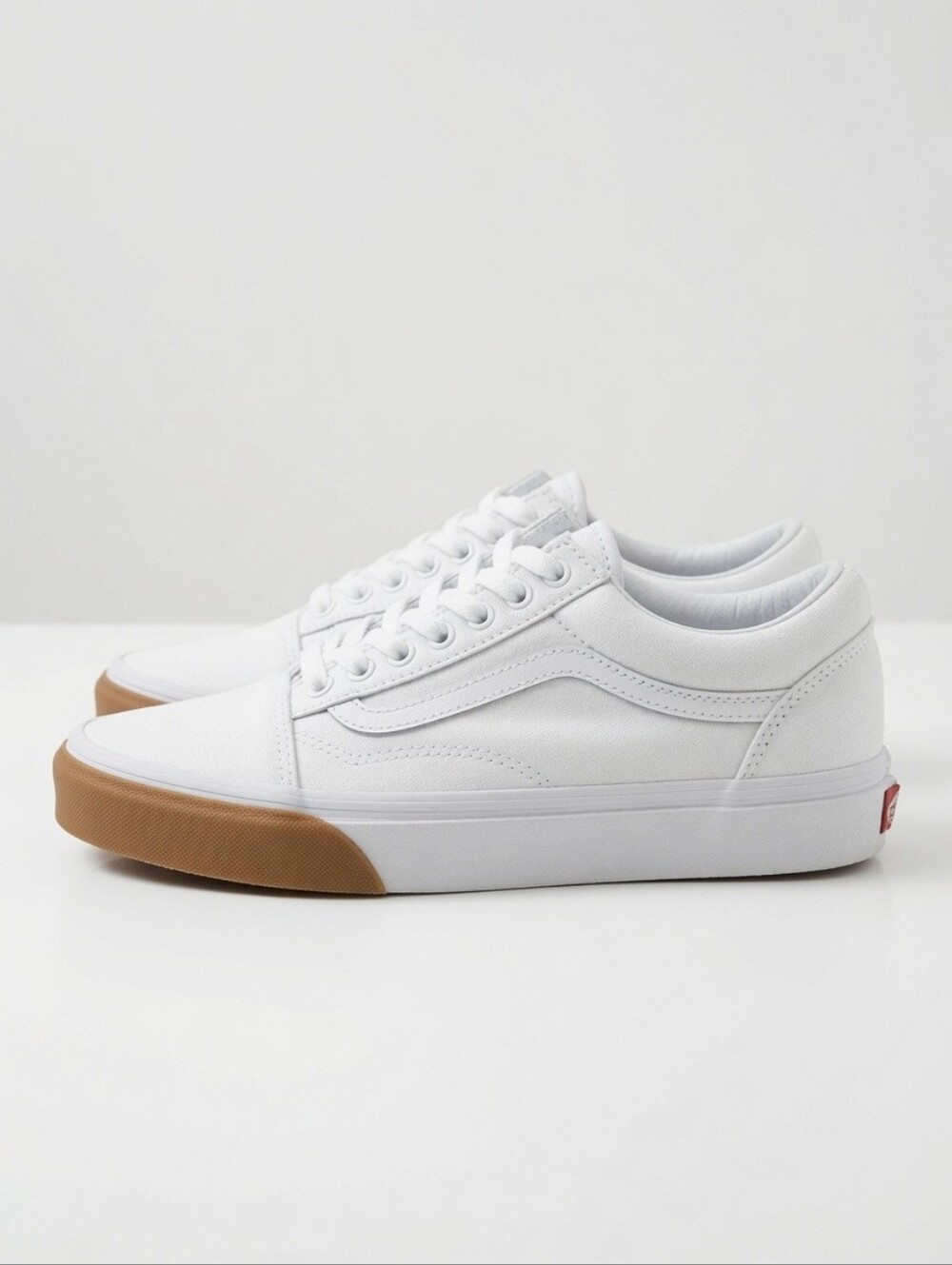 Vans Old Skool White Gum Sole Canvas Sneakers Classic Skate Shoes 7. EUC